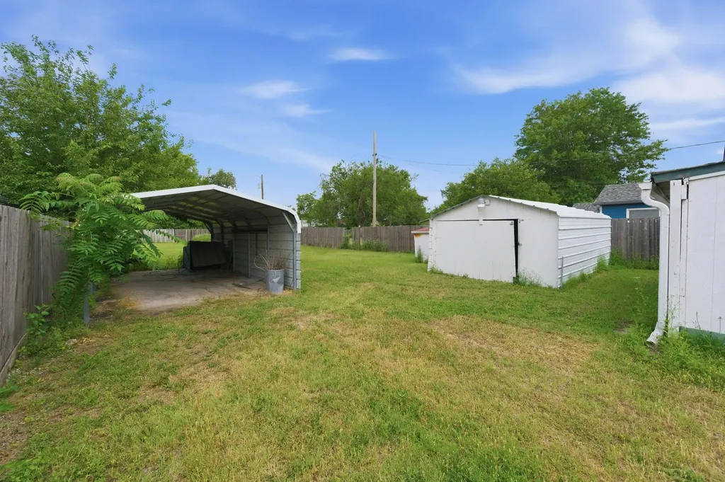 1015 S Glenn Street Wichita KS 67213