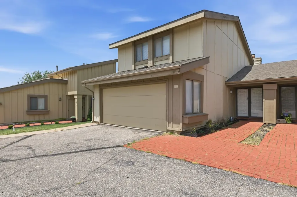 8201 E Harry Street Wichita KS 67207