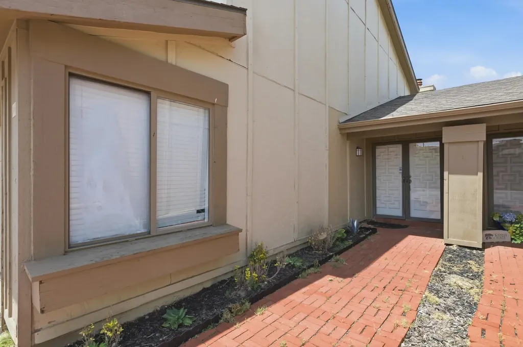 8201 E Harry Street Wichita KS 67207