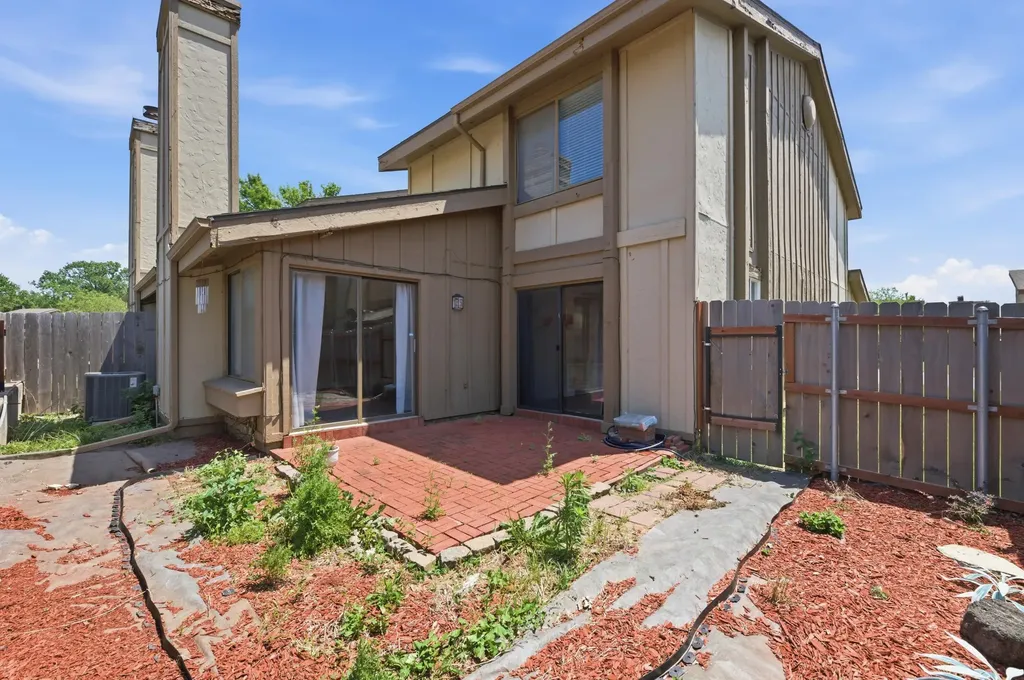 8201 E Harry Street Wichita KS 67207