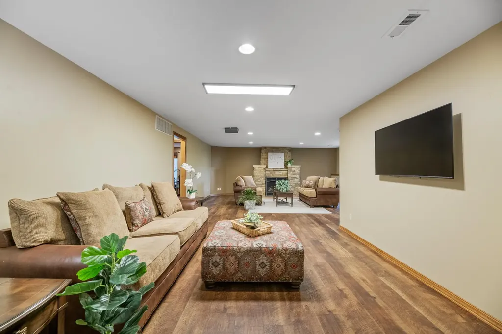 2405 N Peckham Court Wichita KS 67228