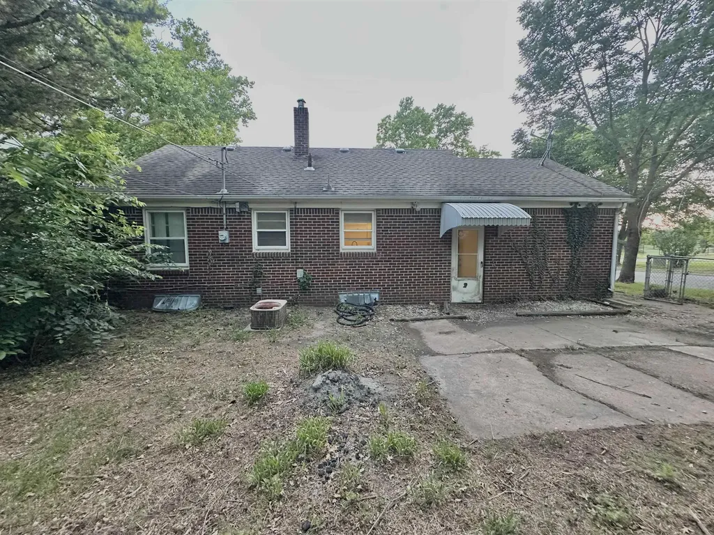 1158 N Crestway Wichita KS 67208