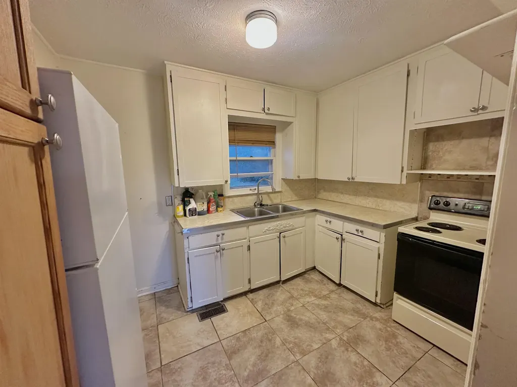 1158 N Crestway Wichita KS 67208