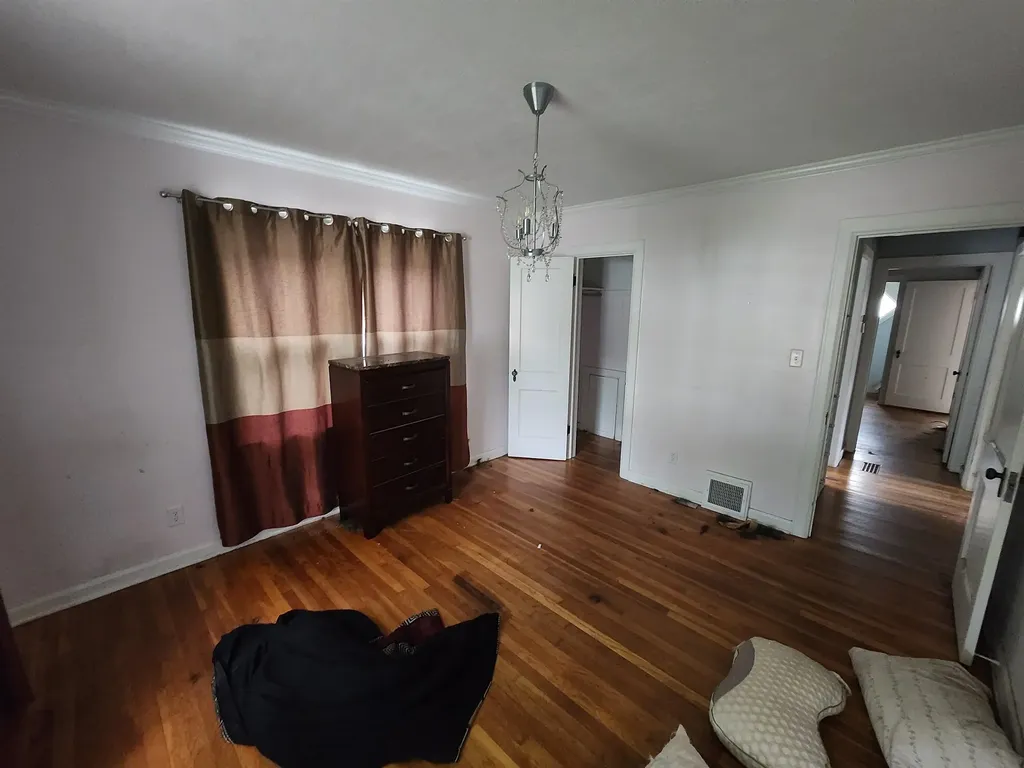 1537 N Burns Wichita KS 67203