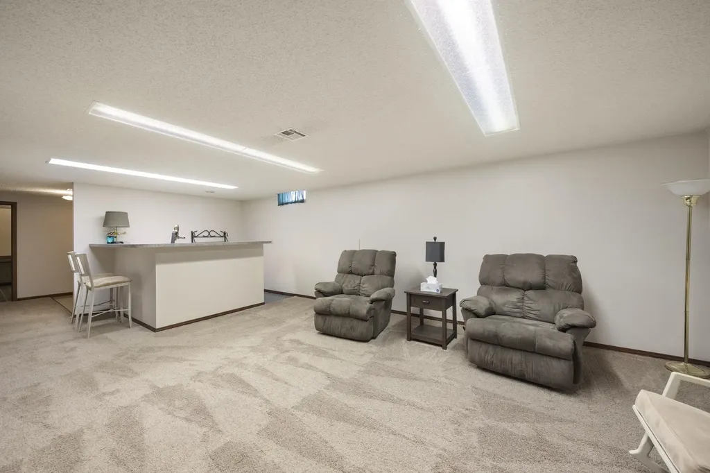 931 Trinity Drive Newton KS 67114