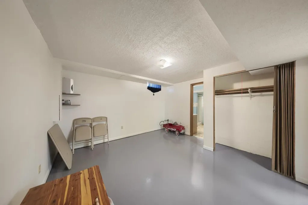 931 Trinity Drive Newton KS 67114