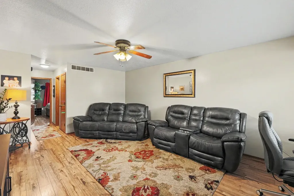 3631 S Brummett Wichita KS 67215