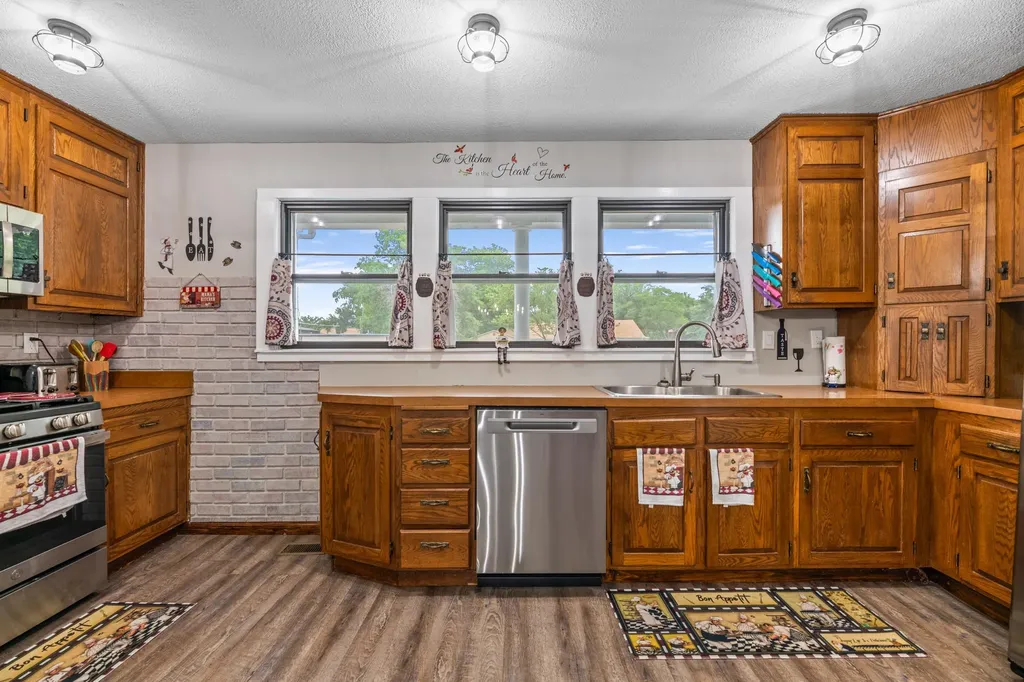 423 N Main Street Belle Plaine KS 67013