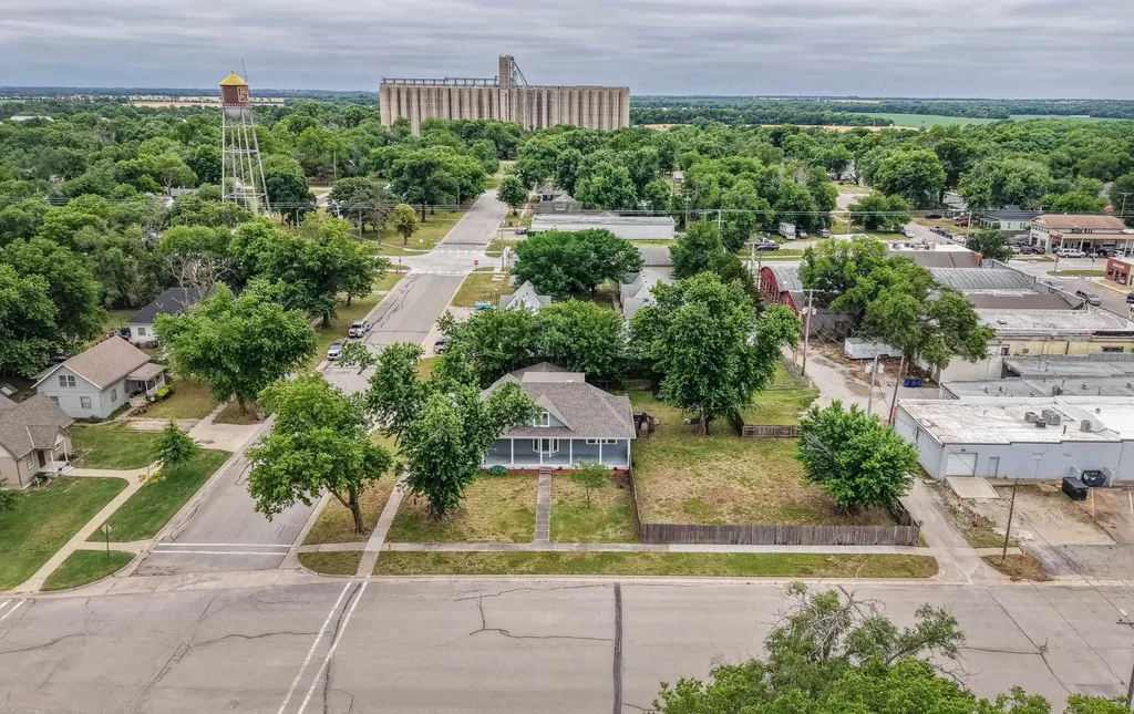 423 N Main Street Belle Plaine KS 67013
