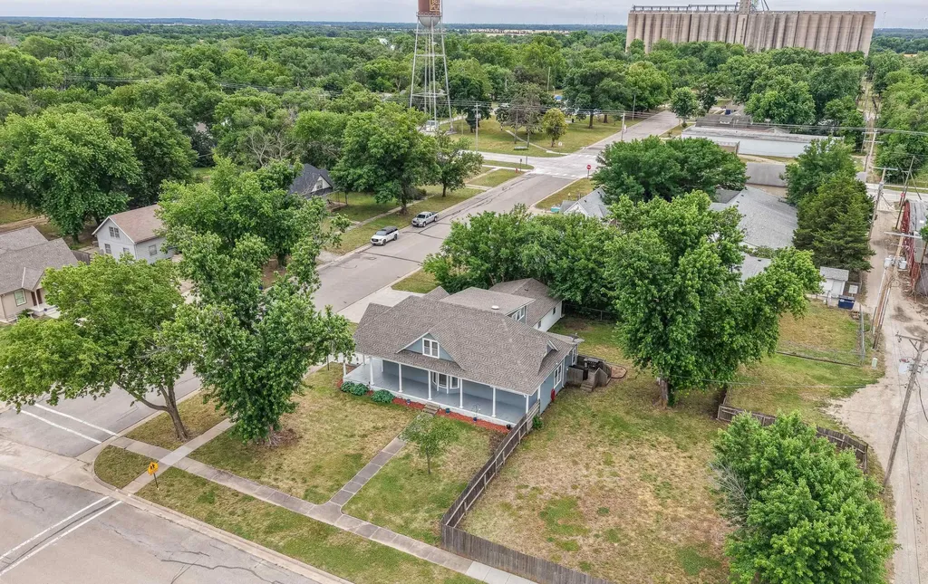 423 N Main Street Belle Plaine KS 67013