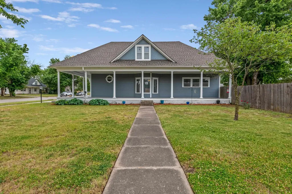423 N Main Street Belle Plaine KS 67013