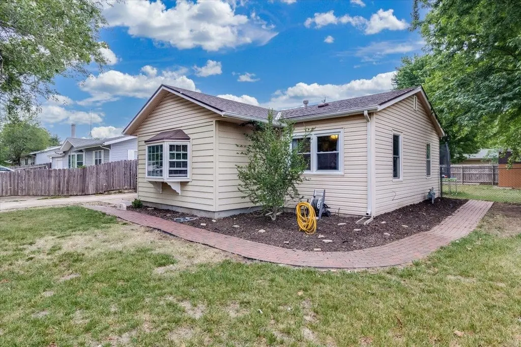 4558 S Fern Avenue Wichita KS 67217-4351