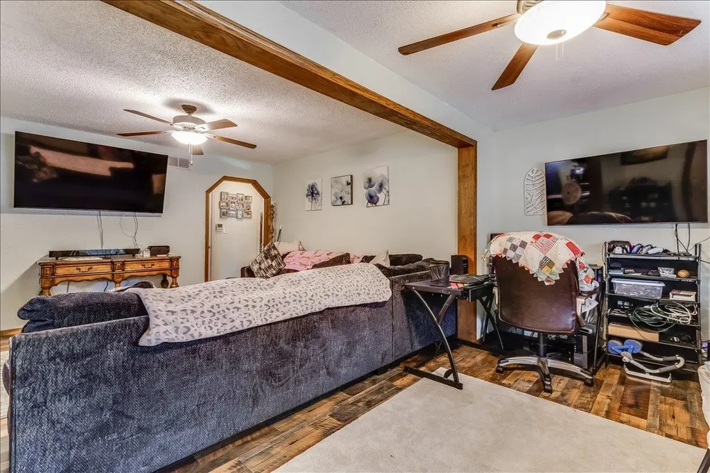 4558 S Fern Avenue Wichita KS 67217-4351