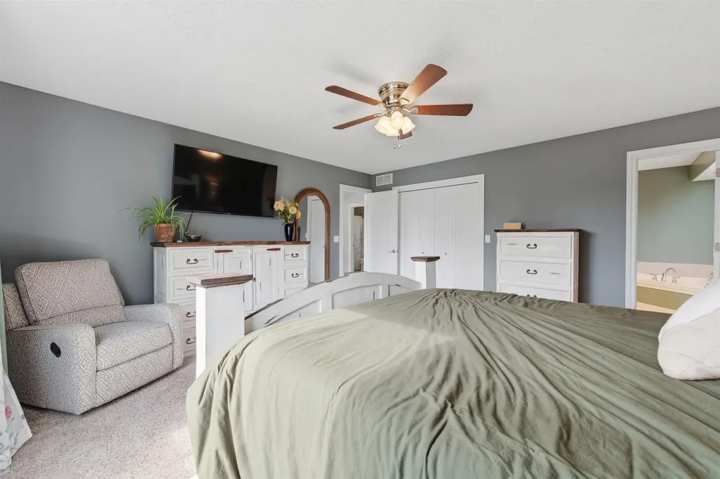 626 N Bay Country Wichita KS 67235