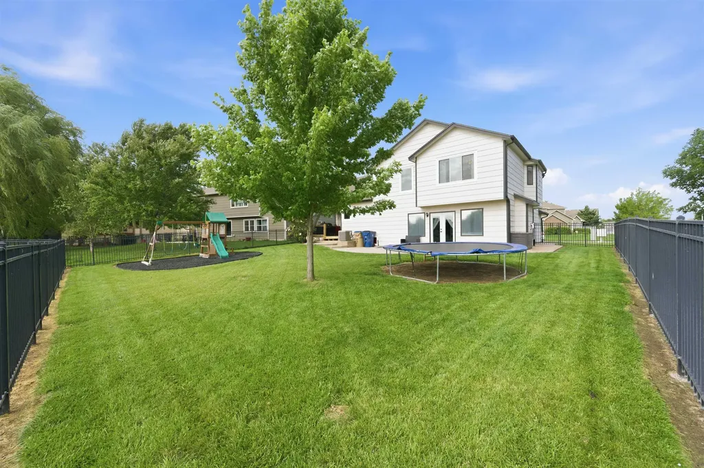 626 N Bay Country Wichita KS 67235