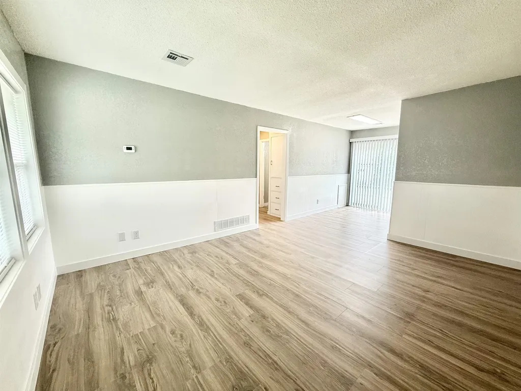 1833 S Ridgewood Drive Wichita KS 67218