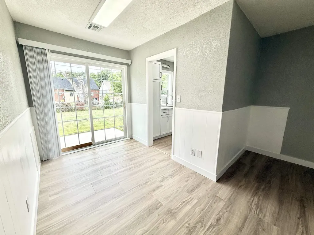 1833 S Ridgewood Drive Wichita KS 67218