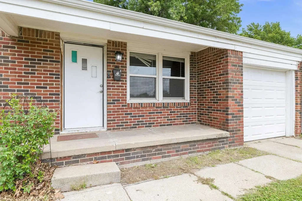 641 S Apache Drive Wichita KS 67207
