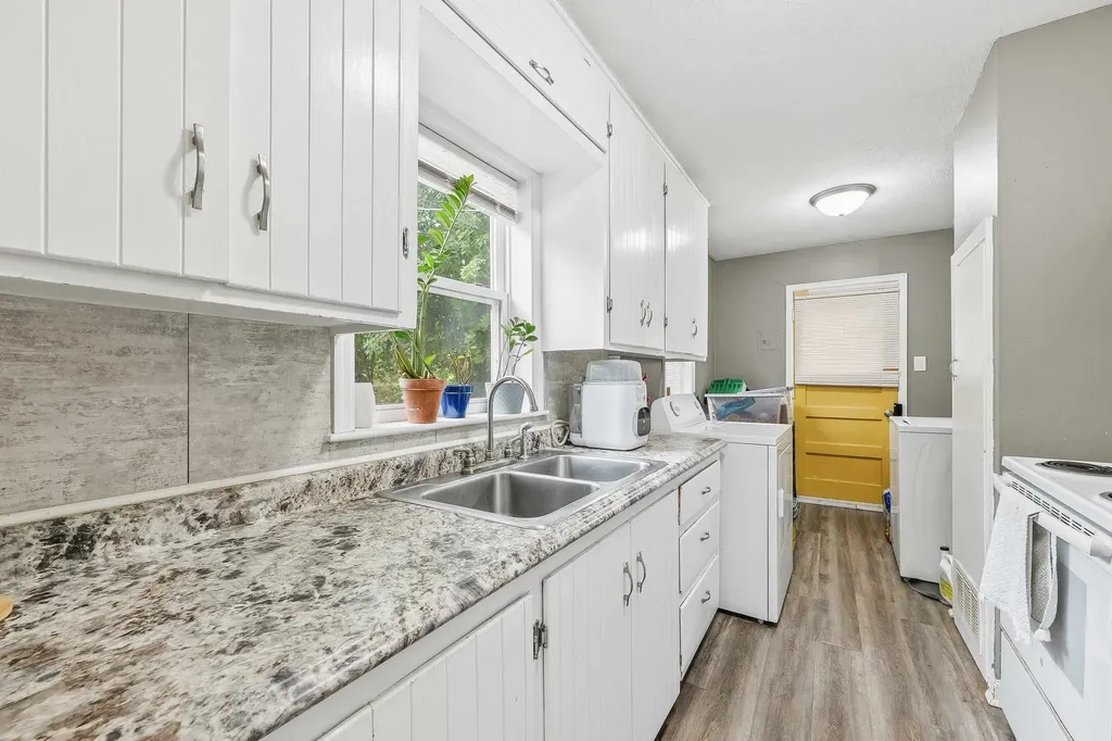 641 S Apache Drive Wichita KS 67207
