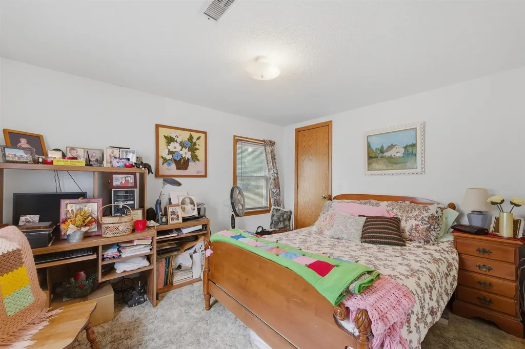137 N Davidson Avenue Bentley KS 67016