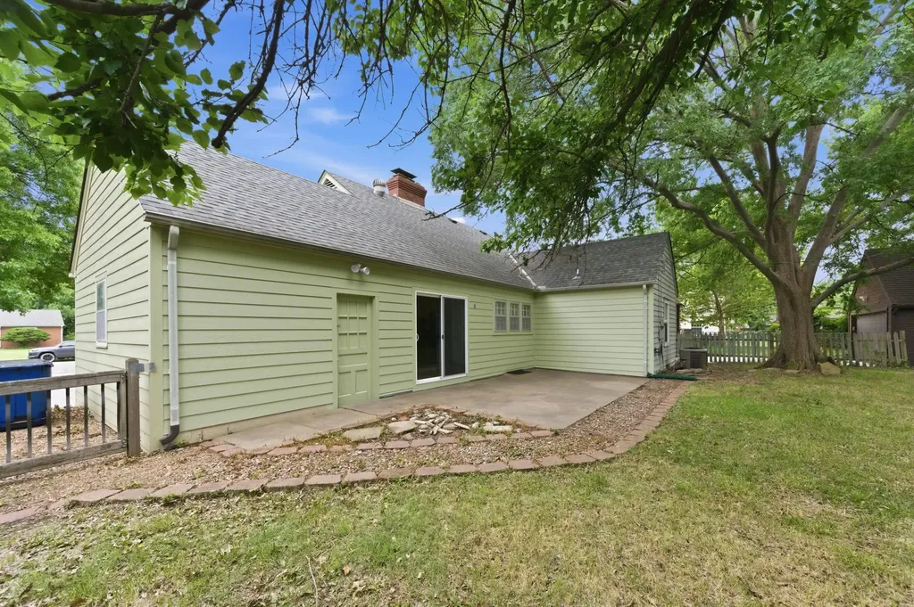 151 N Edgemoor Wichita KS 67208