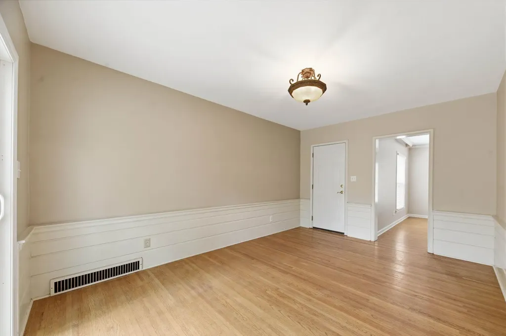 151 N Edgemoor Wichita KS 67208