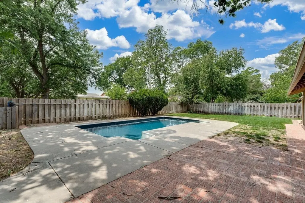 101 W 30th Avenue Hutchinson KS 67502