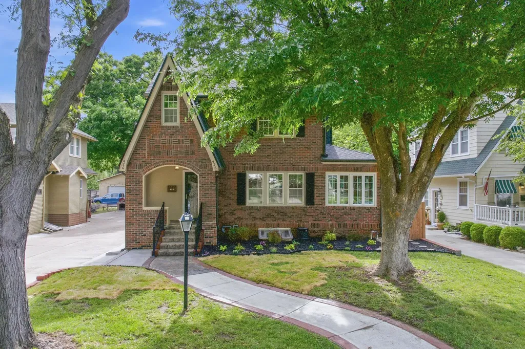 426 S Belmont Street Wichita KS 67218
