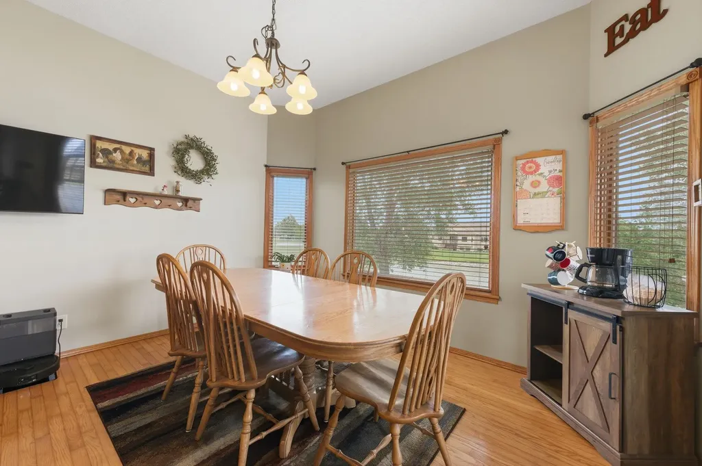 4009 N Lake Ridge Court Wichita KS 67205
