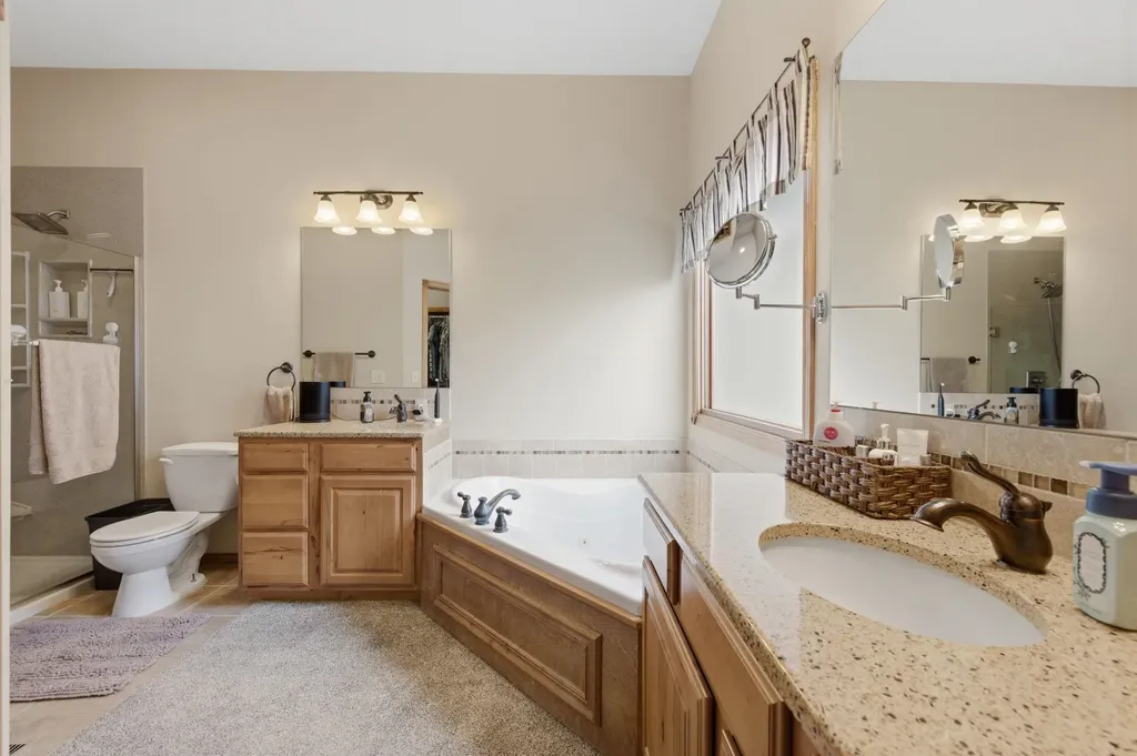 4009 N Lake Ridge Court Wichita KS 67205