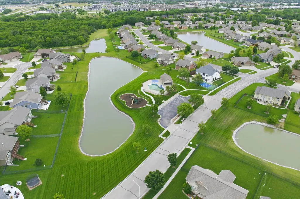 4009 N Lake Ridge Court Wichita KS 67205