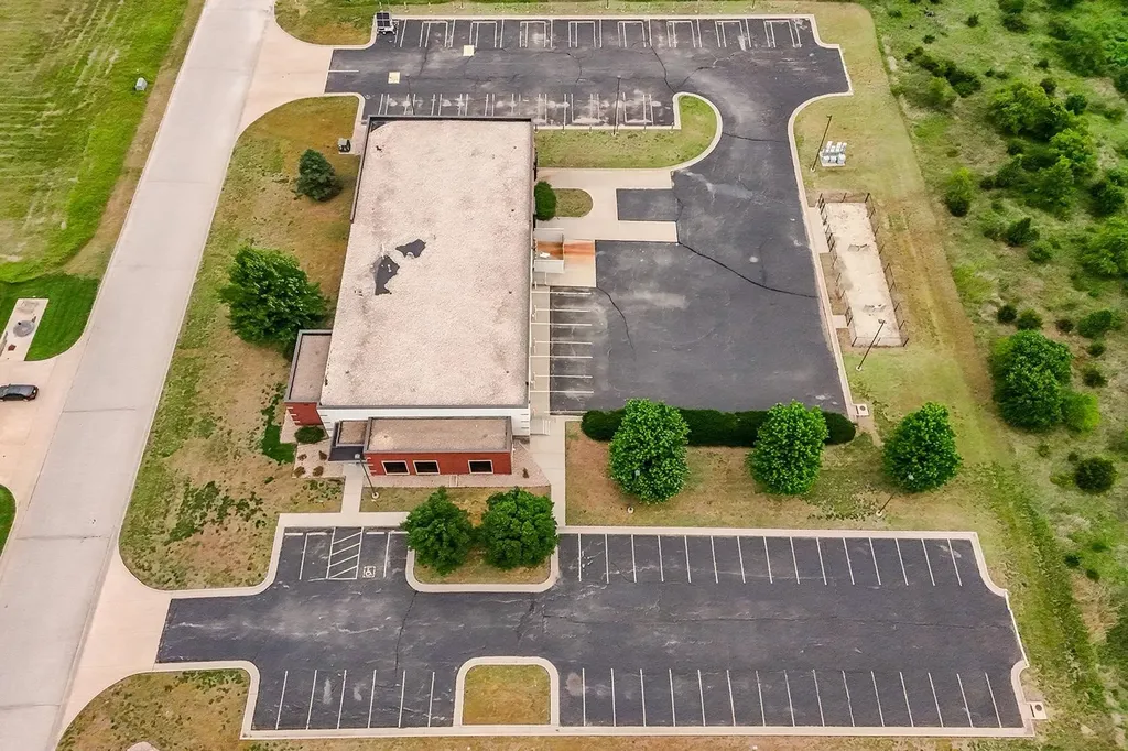 3900 E 12th Avenue Winfield KS 67156