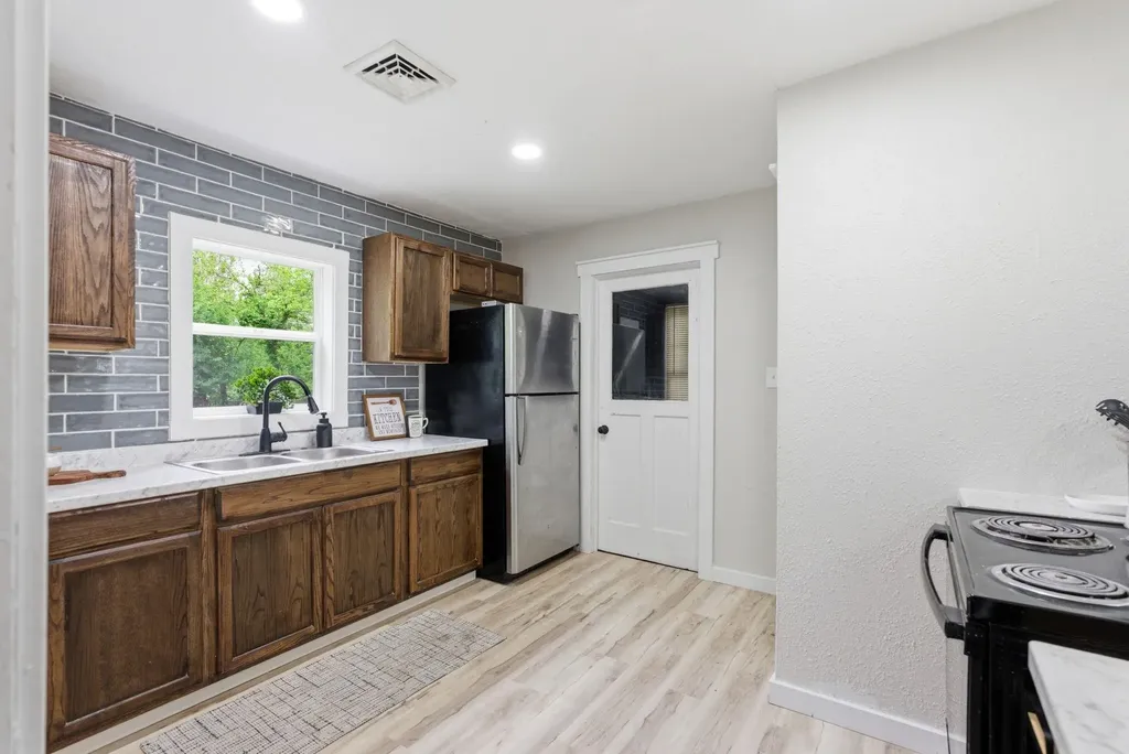 1833 N Green Street Wichita KS 67214