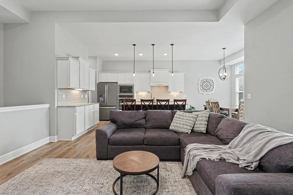 3817 N Estancia Wichita KS 67205