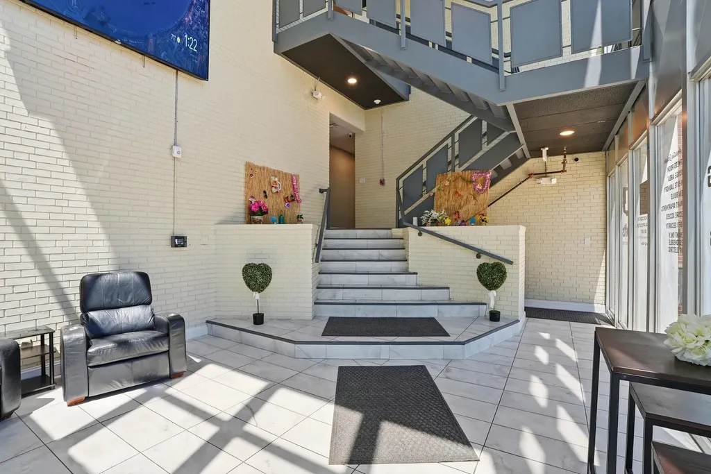 3000 W Kellogg Drive Wichita KS 67213-2204