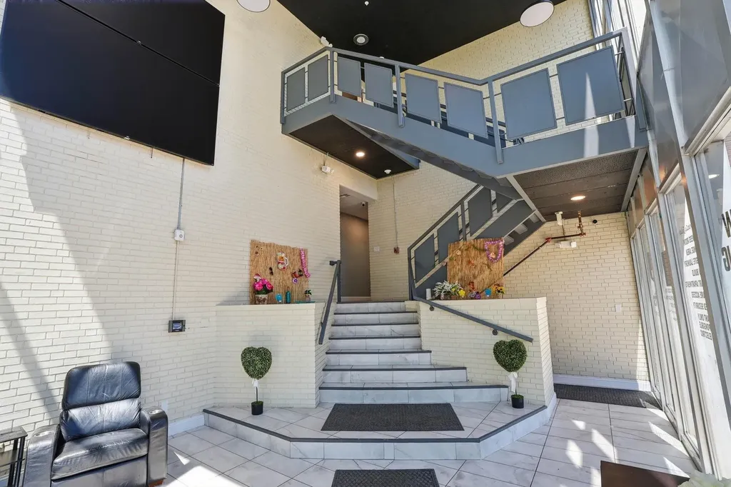 3000 W Kellogg Drive Wichita KS 67213-2204