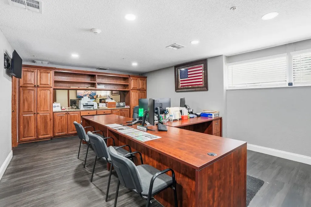 3000 W Kellogg Drive Wichita KS 67213-2204