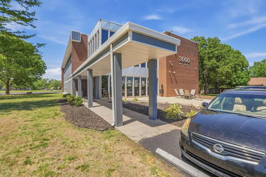 3000 W Kellogg Drive Wichita KS 67213-2204