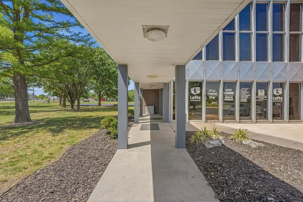 3000 W Kellogg Drive Wichita KS 67213-2204