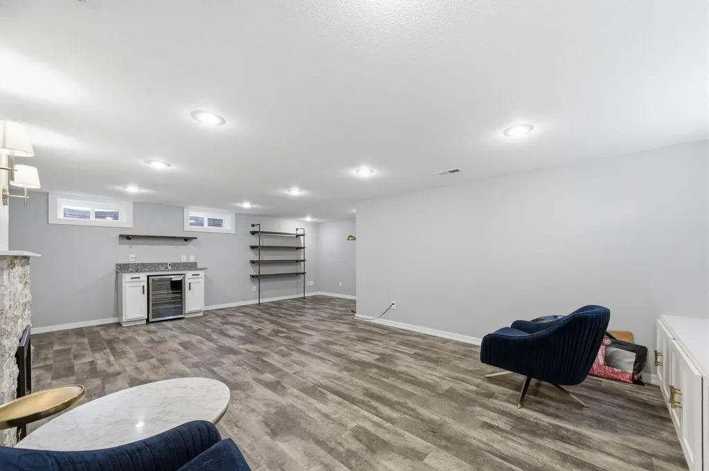 412 S Dellrose Wichita KS 67218