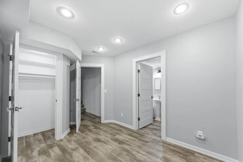 412 S Dellrose Wichita KS 67218