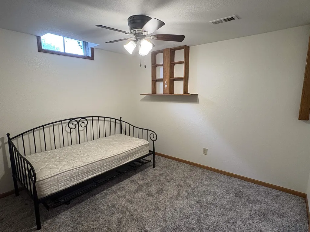 1009 Helen Augusta KS 67010