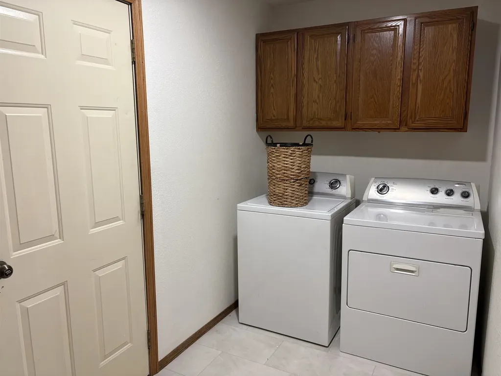 1009 Helen Augusta KS 67010