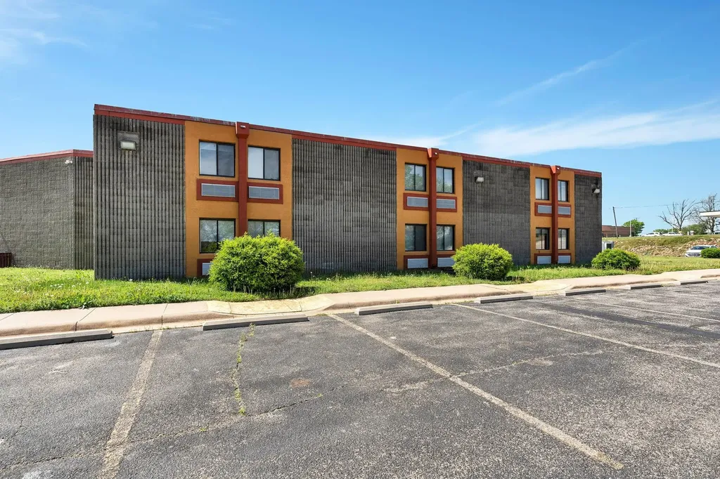 3232 N Summit Street Arkansas City KS 67005