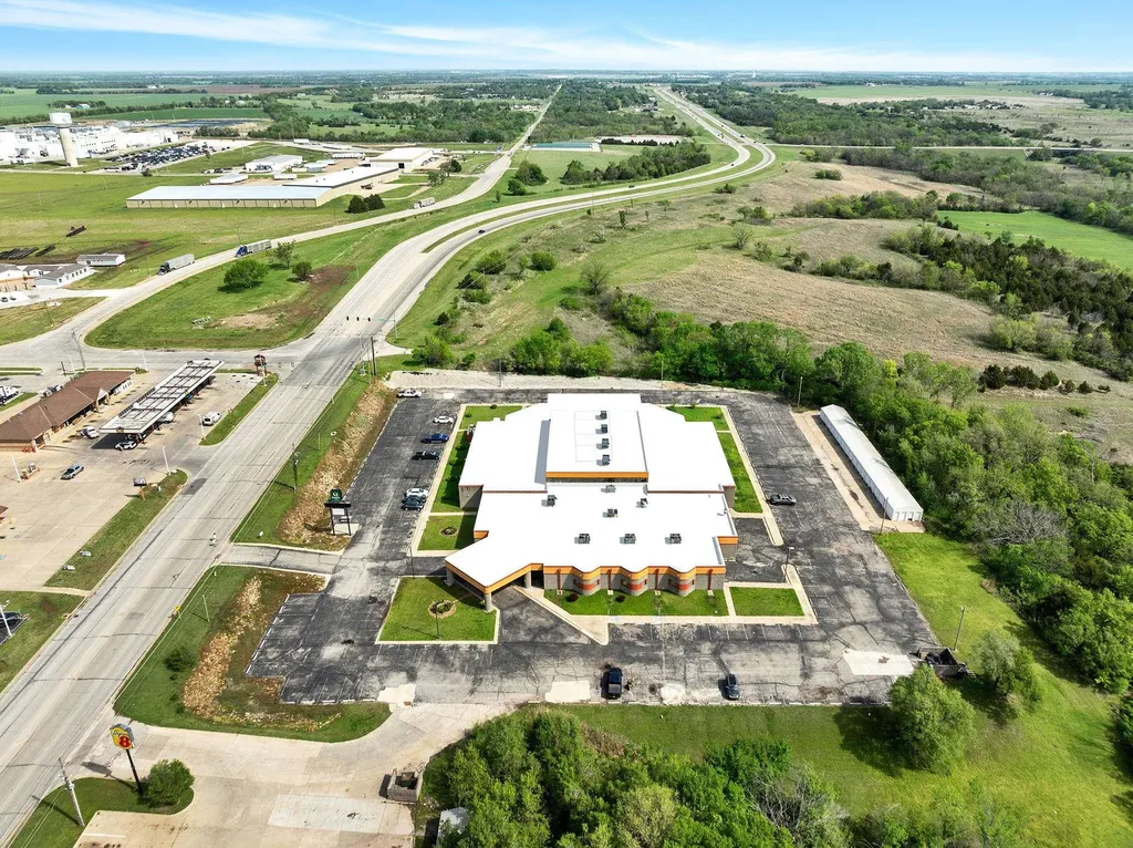 3232 N Summit Street Arkansas City KS 67005