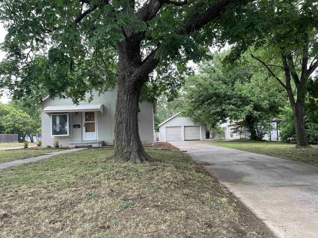 1031 N Jefferson Wellington KS 67152