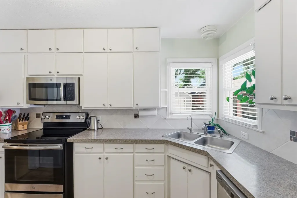 127 N Pinecrest Wichita KS 67208
