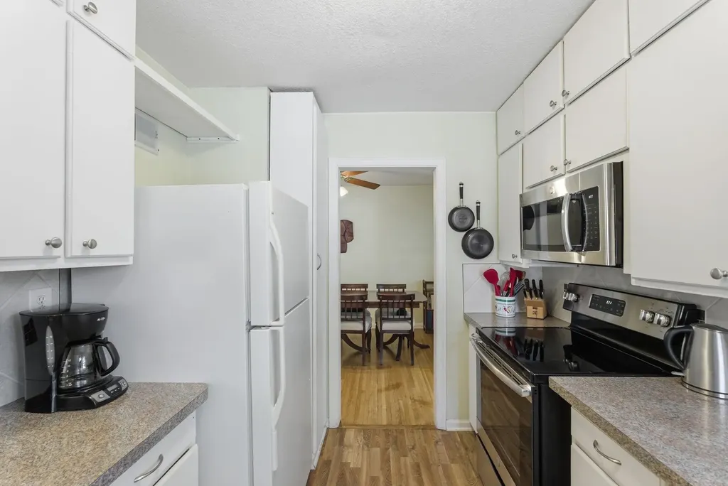 127 N Pinecrest Wichita KS 67208