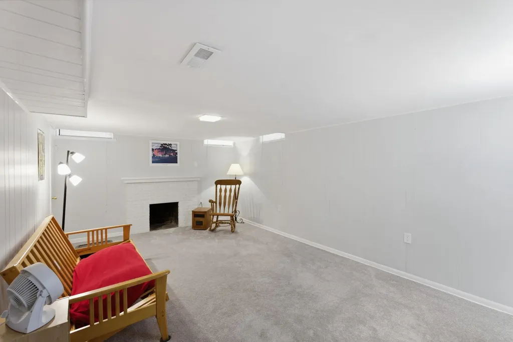 127 N Pinecrest Wichita KS 67208