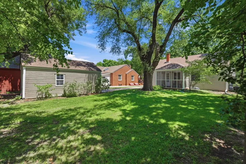 127 N Pinecrest Wichita KS 67208